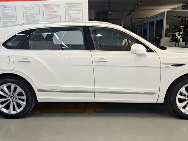 Фото 5 - Bentley Bentayga