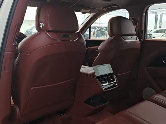 Фото 9 - Bentley Bentayga