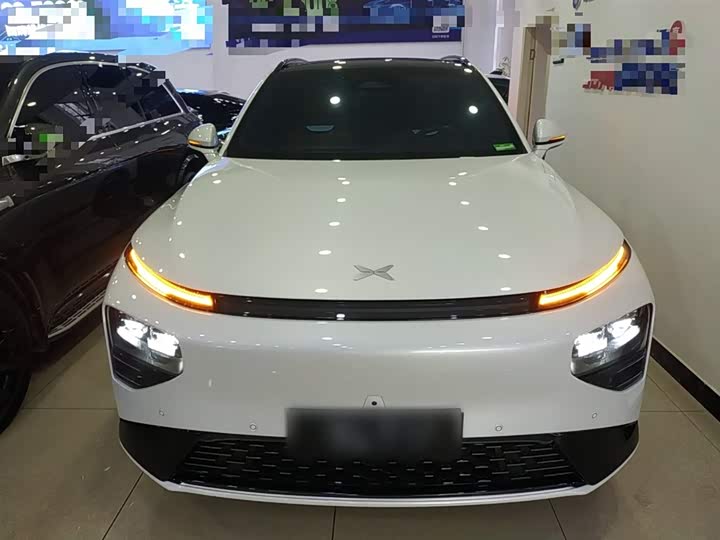 Фото 3 - XPeng G9