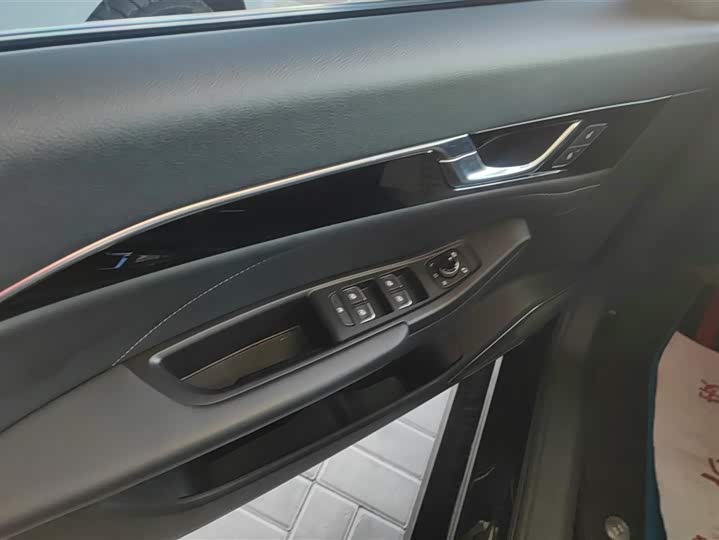 Фото 7 - Bestune B70