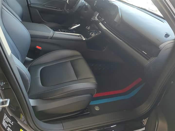 Фото 8 - Bestune B70