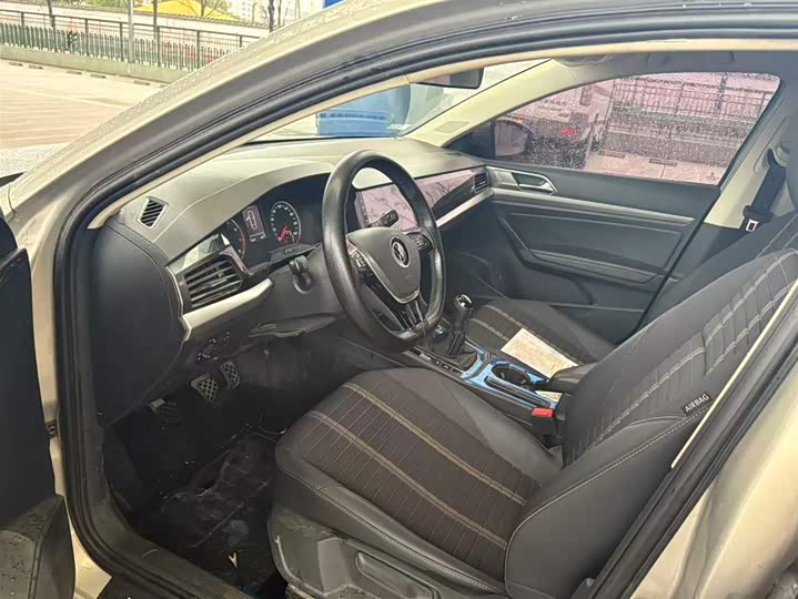 Фото 6 - Volkswagen Lavida