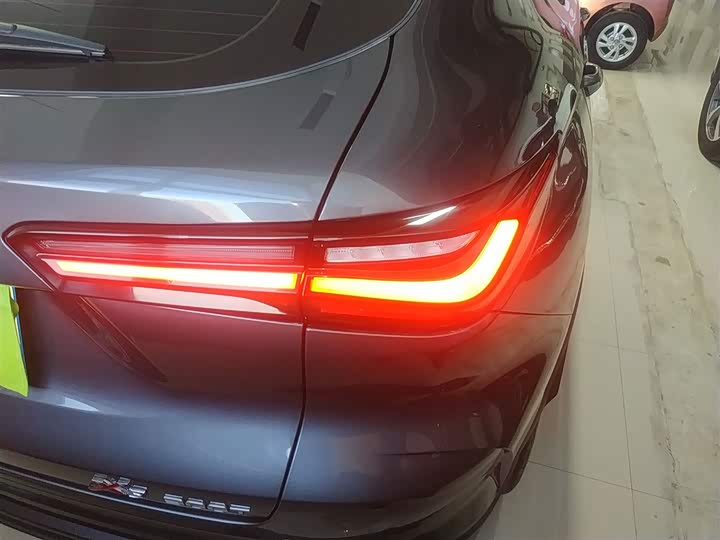 Фото 8 - Changan Oshan X5