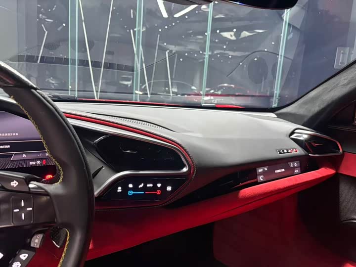 Фото 7 - Ferrari 296