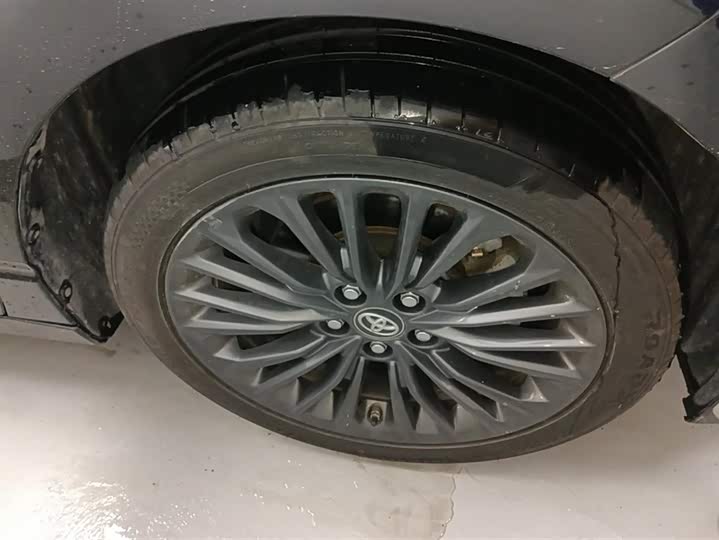 Фото 6 - Toyota Avalon