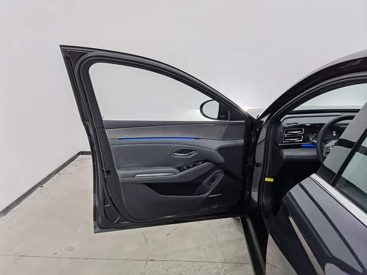 Фото 8 - BYD Qin L