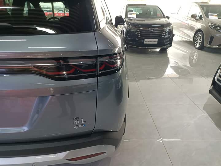 Фото 8 - BYD Song L DM-i Hybrid