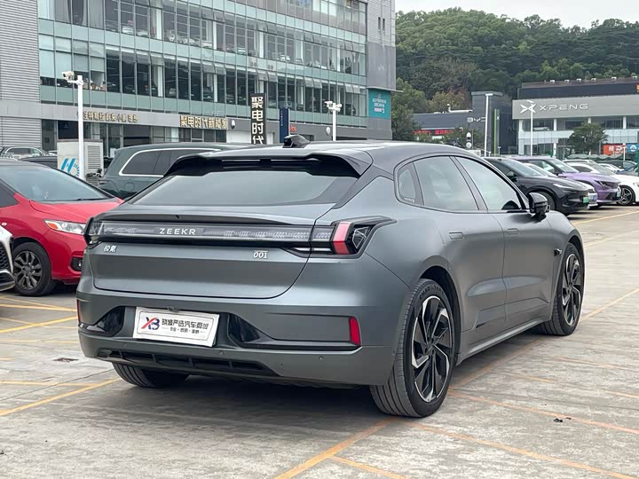 Фото 7 - Zeekr 001