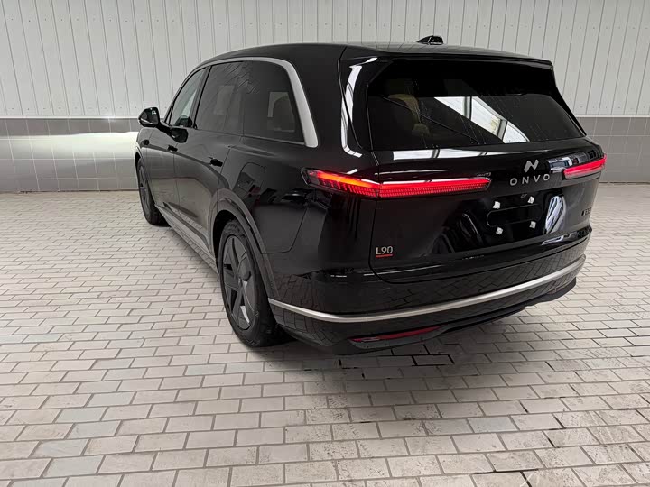 Фото 7 - Nio Onvo L90