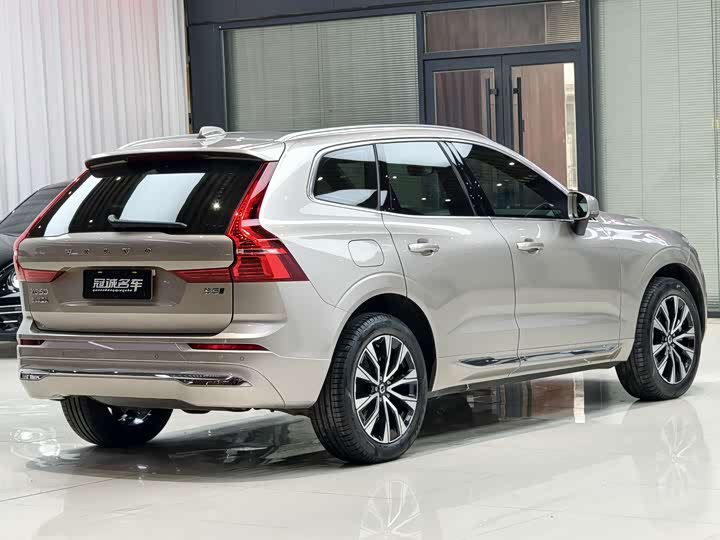 Фото 4 - Volvo XC60