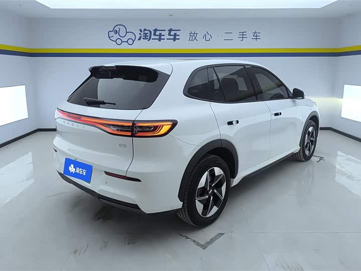 Фото 3 - Geely Galaxy E5