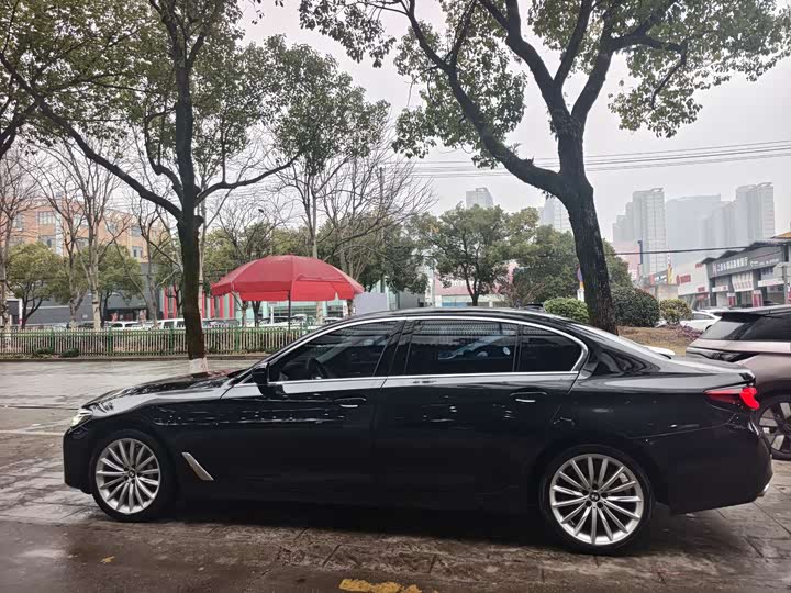 Фото 3 - BMW 5 Series