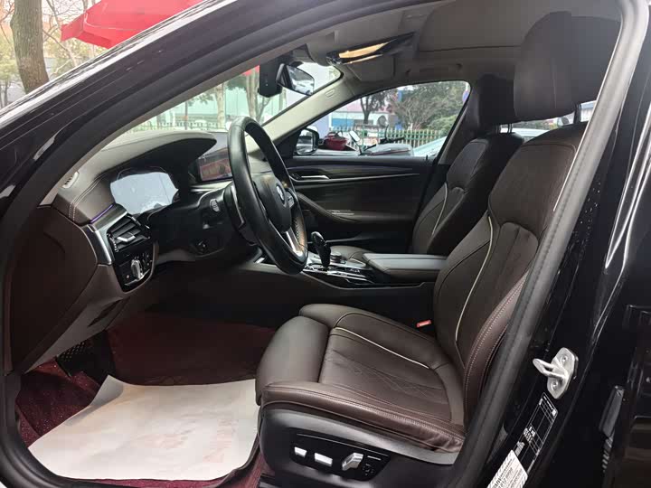 Фото 6 - BMW 5 Series