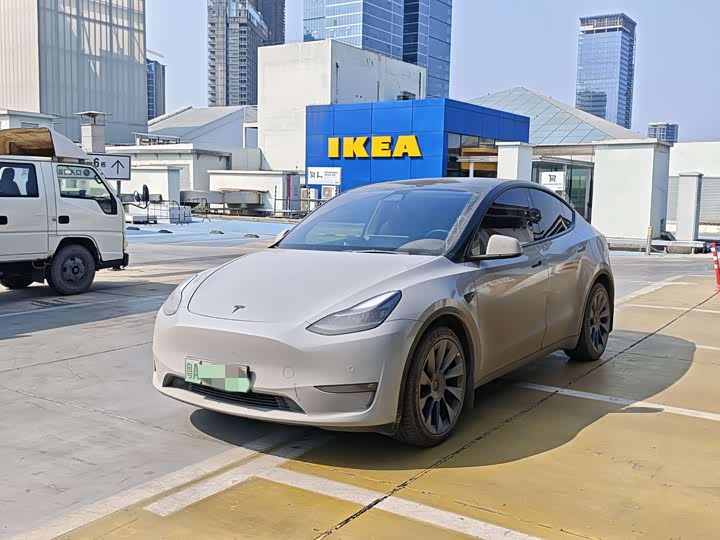 Фото 1 - Tesla Model Y