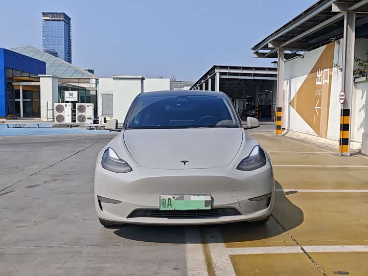 Фото 2 - Tesla Model Y