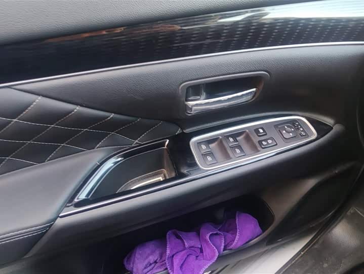 Фото 7 - Mitsubishi Outlander