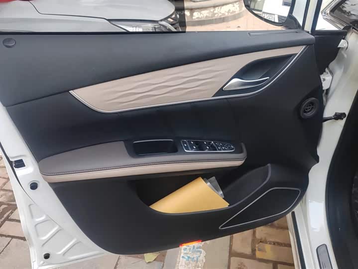 Фото 7 - BYD Song Max Hybrid