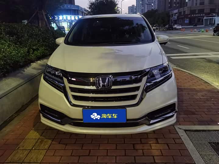 Фото 2 - Honda Elysion