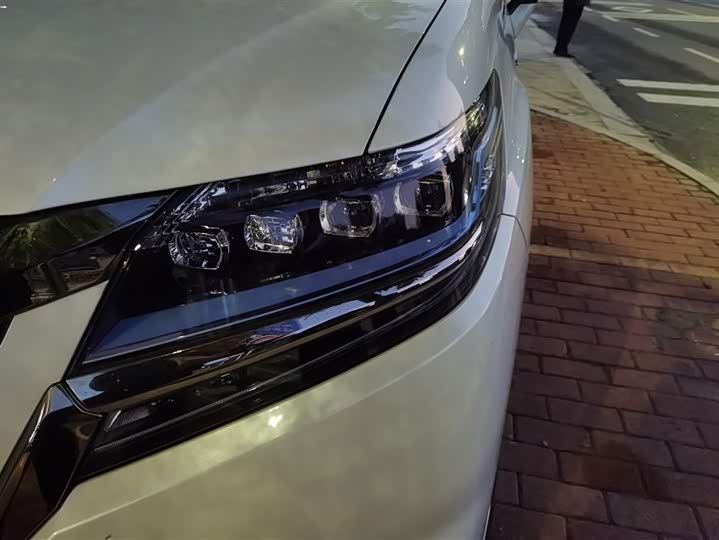 Фото 5 - Honda Elysion