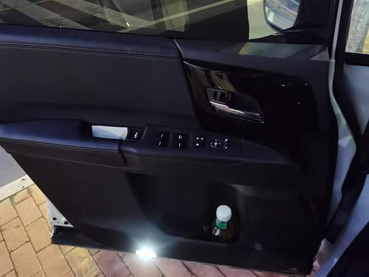 Фото 7 - Honda Elysion