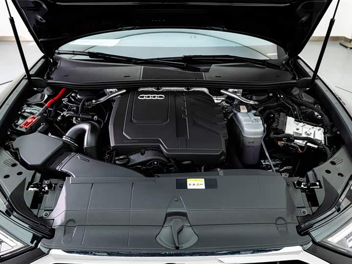 Фото 8 - Audi A6L