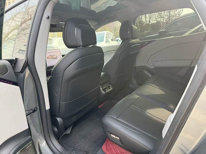 Фото 6 - Zeekr 007