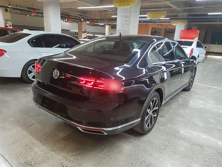 Фото 7 - Volkswagen Magotan