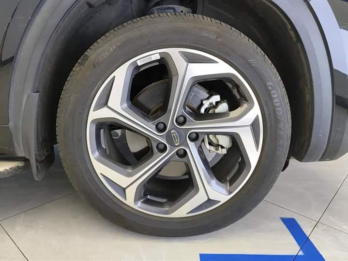 Фото 6 - Geely Monjaro