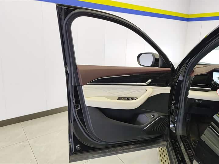 Фото 7 - Geely Monjaro