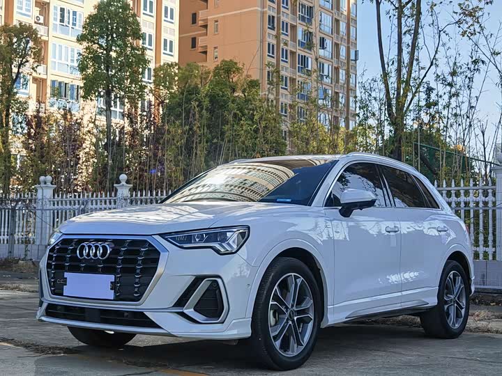 Фото 1 - Audi Q3