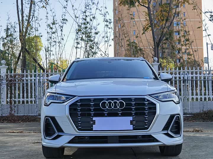 Фото 2 - Audi Q3