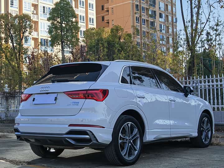 Фото 4 - Audi Q3
