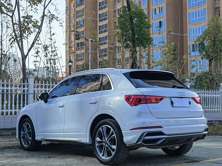 Фото 6 - Audi Q3