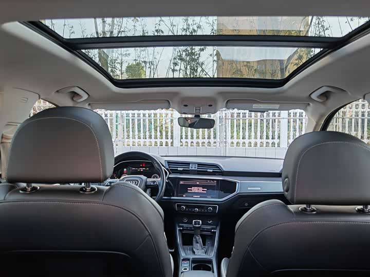 Фото 8 - Audi Q3