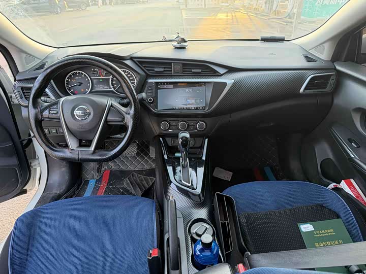 Фото 6 - Nissan Lannia