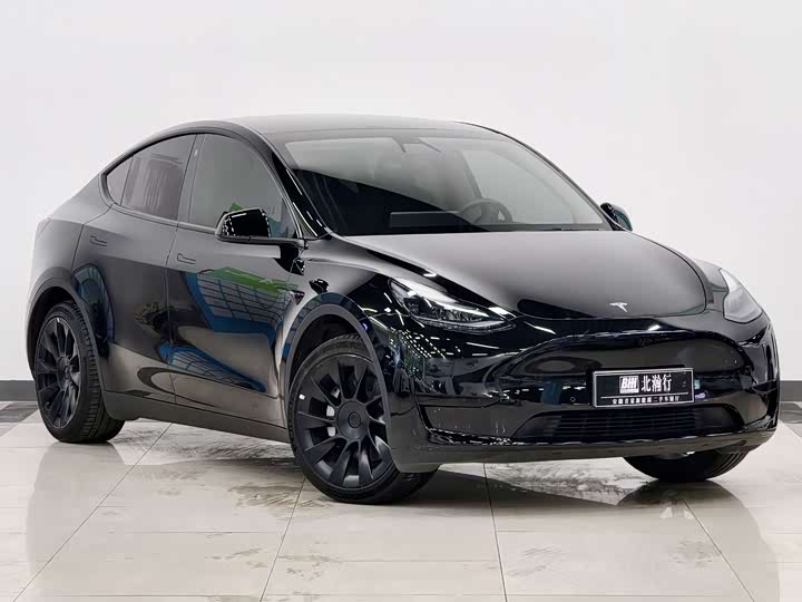 Фото 3 - Tesla Model Y