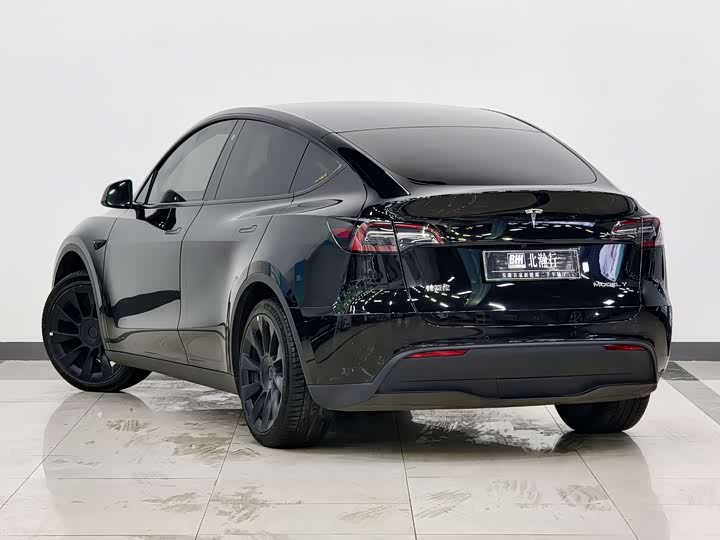 Фото 6 - Tesla Model Y