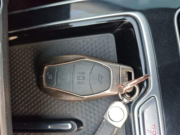 Фото 9 - Hongqi HS5