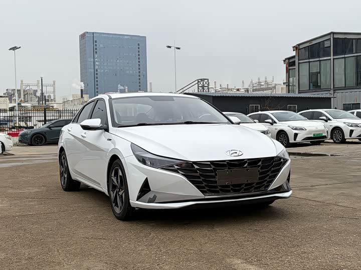 Фото 2 - Hyundai Elantra N line