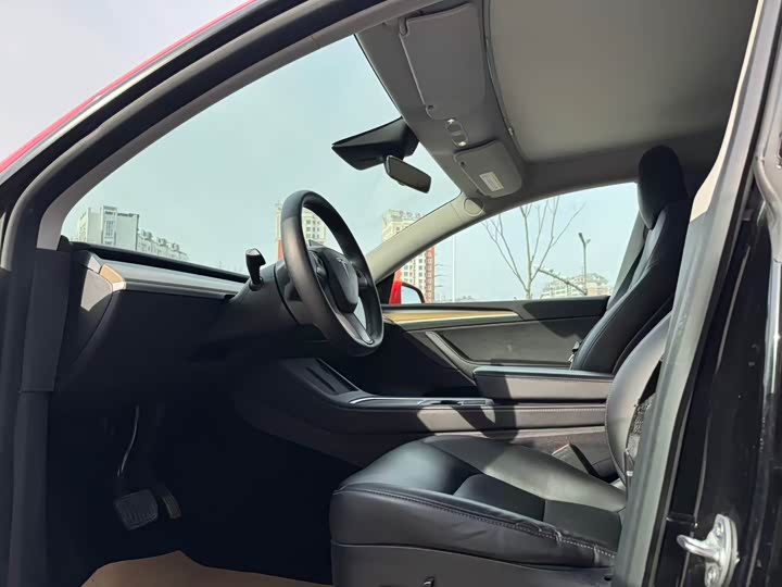 Фото 4 - Tesla Model Y