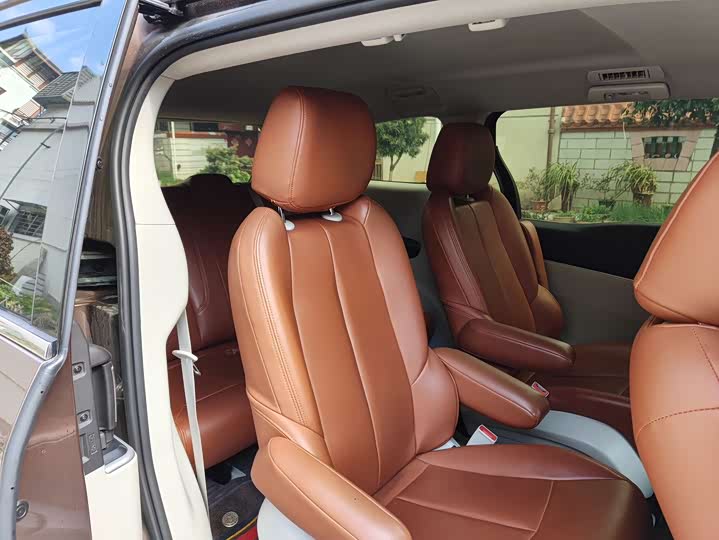 Фото 8 - Buick GL8 ES