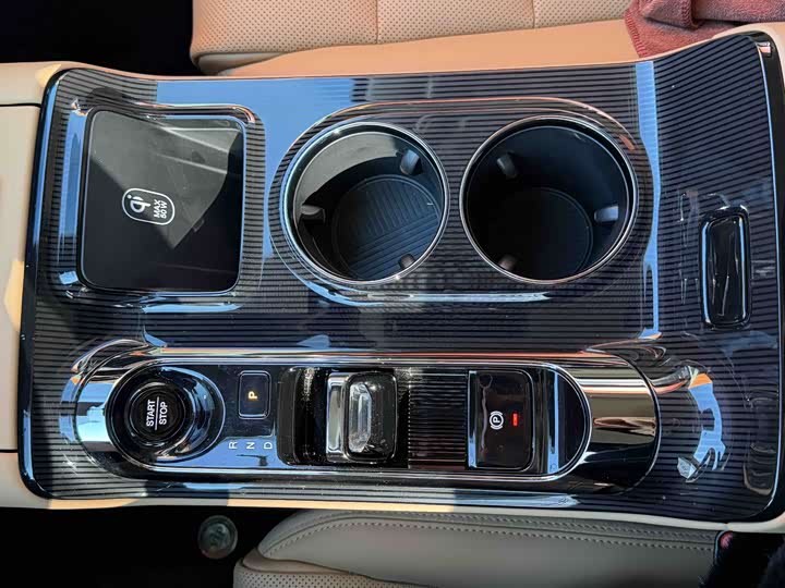 Фото 8 - GAC Trumpchi E8