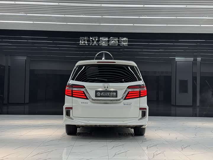 Фото 5 - Honda Elysion