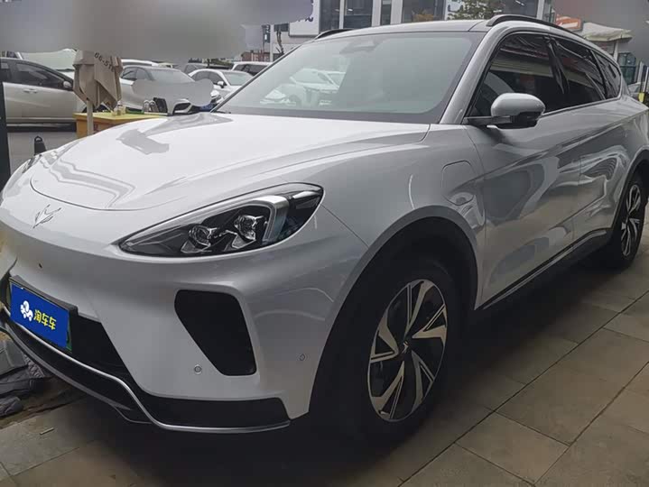 Фото 1 - BAIC Arcfox Alpha T6