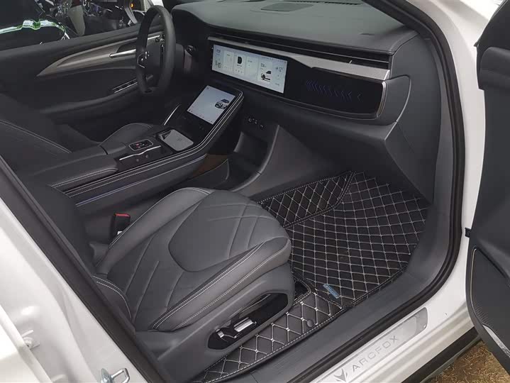 Фото 8 - BAIC Arcfox Alpha T6