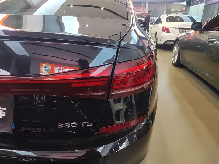 Фото 8 - Volkswagen Passat