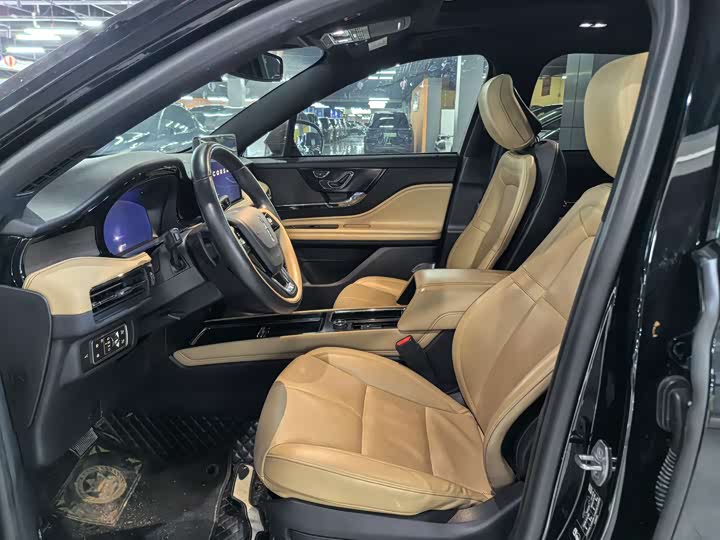 Фото 4 - Lincoln Corsair