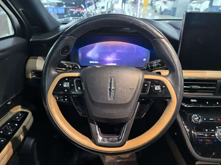 Фото 7 - Lincoln Corsair