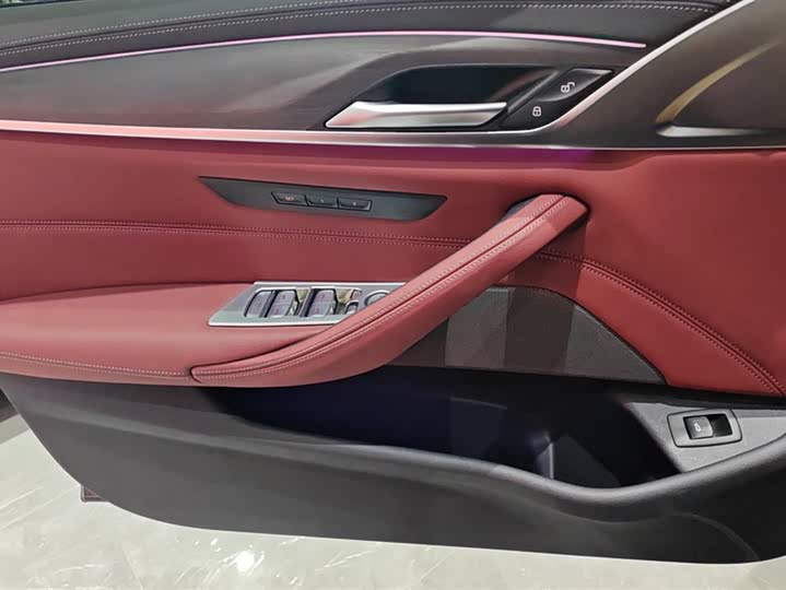 Фото 7 - BMW 5 Series