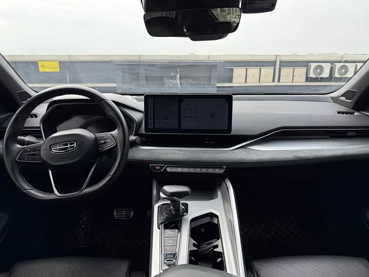 Фото 6 - Geely Preface